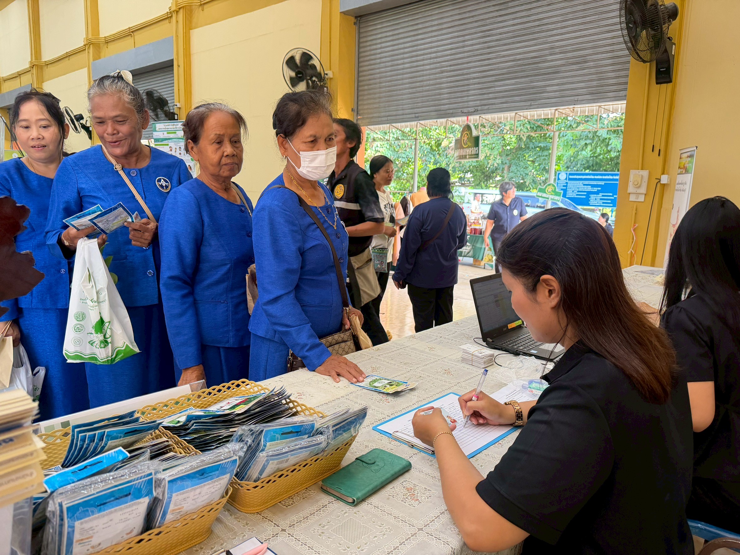 title -  ส.ป.ก.จันทบุรี เข้าร่วมจัดงานโครงการคลินิกเกษตรเคลื่อนที่ในพระราชานุเคราะห์ สมเด็จพระบรมโอรสาธิราช ฯ สยามมกุฎราชกุมาร ประจำปีงบประมาณ พ.ศ. 2569